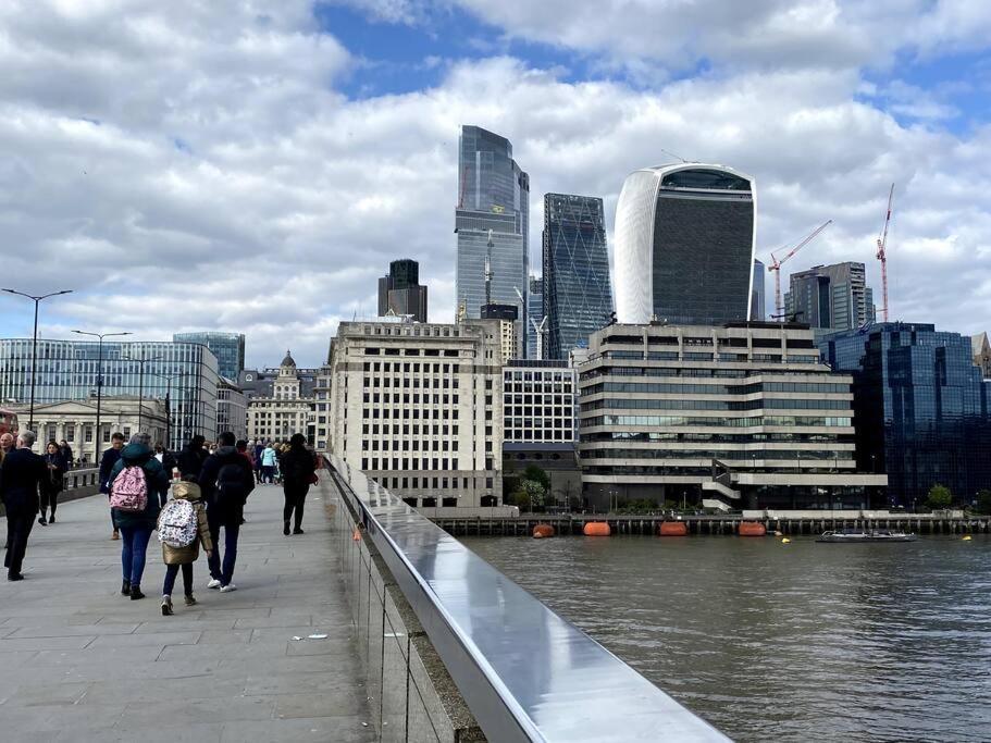 Club White London Bridge One Bedroom Apartment Bagian luar foto