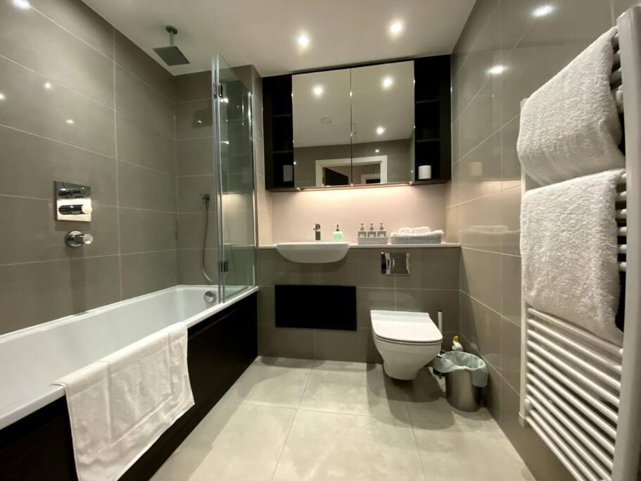 Club White London Bridge One Bedroom Apartment Bagian luar foto